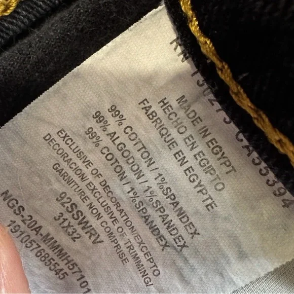 Wrangler Men’s Straight Leg Jean Dark Wash 31x32 *Paint Splattered for Work - Picture 6 of 6